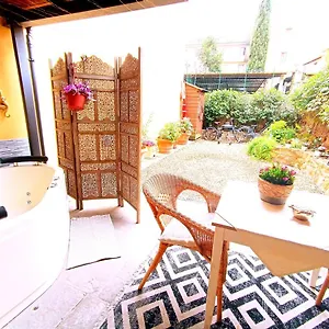  Apartment Nadia's Lovely - With Private Garden And Jacuzzi Italy